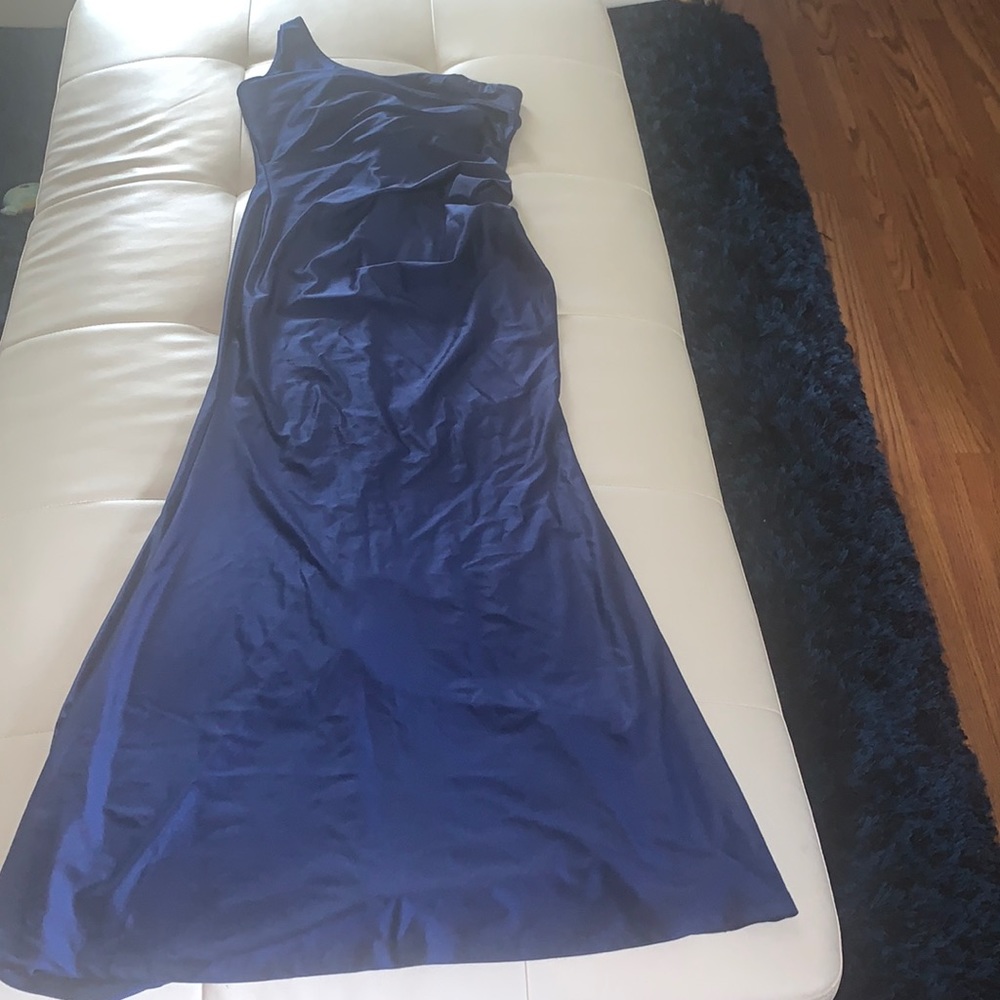 Silk Long bridesmaids dress. Size med. worn once. stretchy material